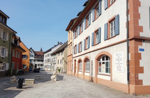 Blick auf die Vorderseite des Gebäudes in der Torstraße 4 in Schopfheim